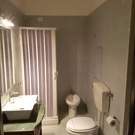 Ascot Hotell 2*