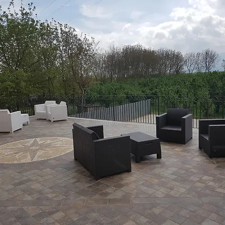 Ascot Hotel Caianello